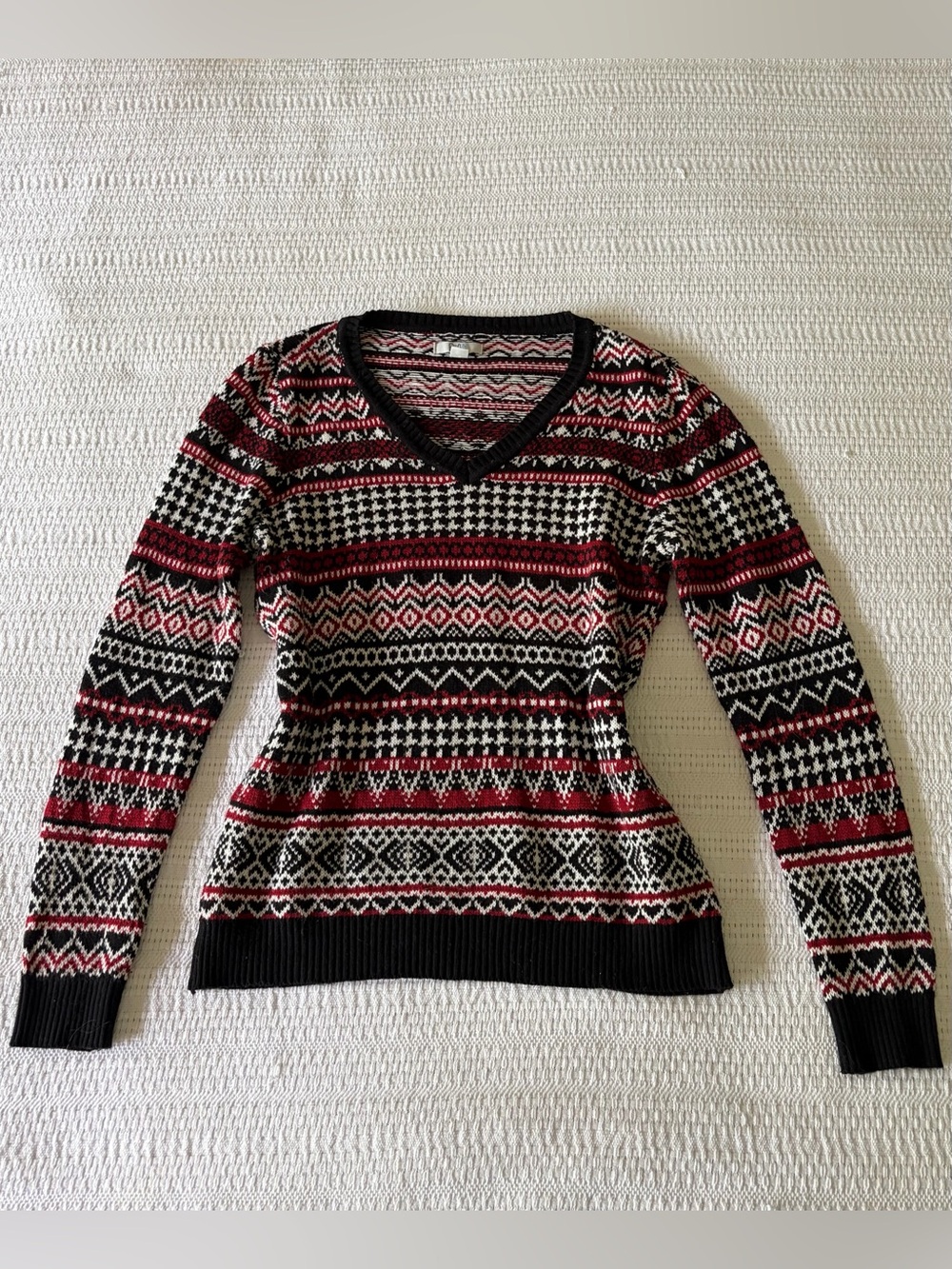 Croft & Barrow Nordic Fair Isle V-Neck Sweater - Red, Black, White - Size Medium